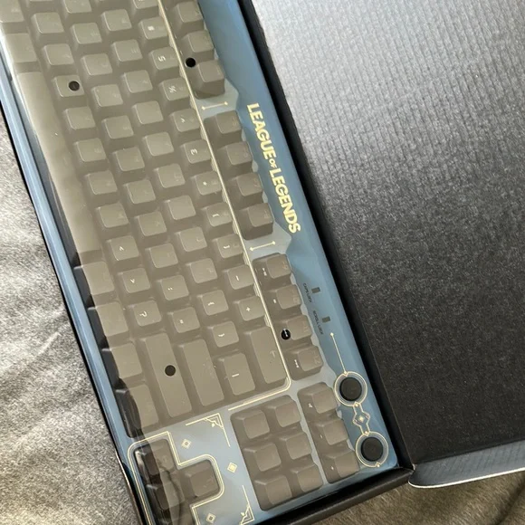 Logitech G Pro League of Legends Keyboard - Picture 7 of 9